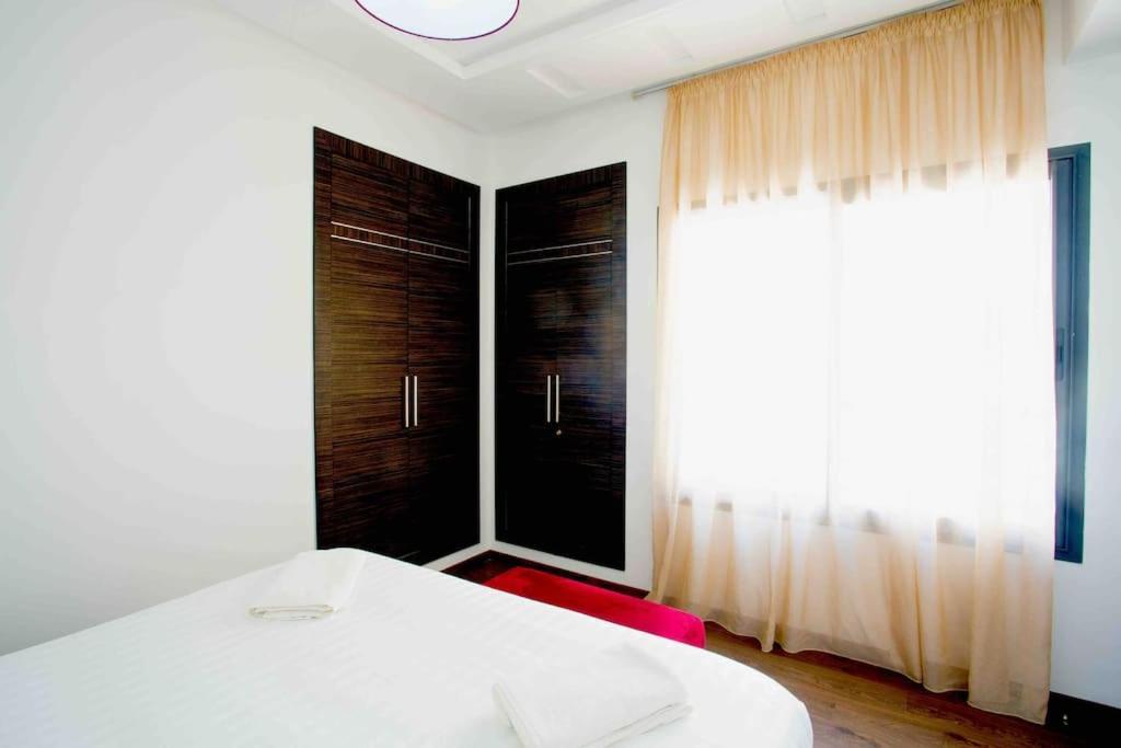Urban Square F26 *